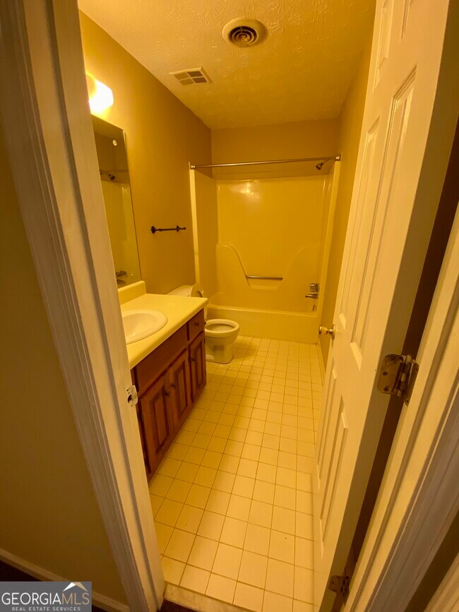 Building Photo - 124 Berlin Ct