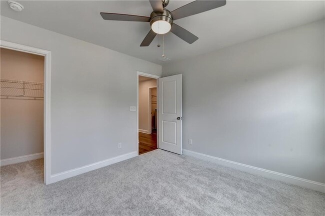 Building Photo - 400 Renwood Trl