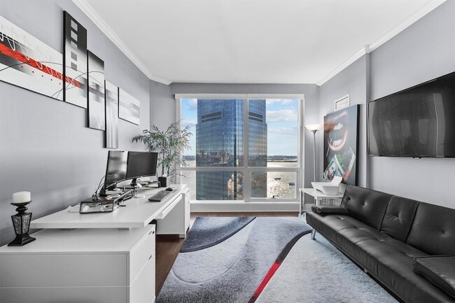 Building Photo - 77 Hudson St