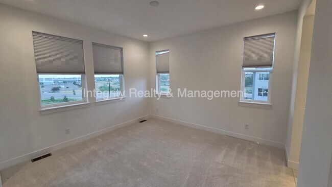 Building Photo - 11014 E Hinsdale Cir