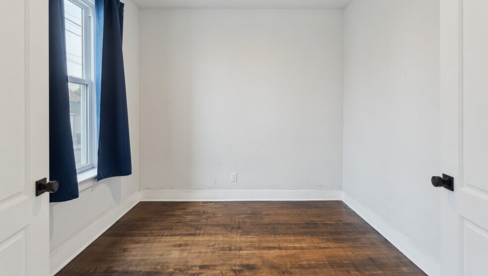 Building Photo - 3415 N Seminary Ave