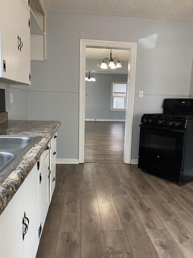 Building Photo - 632 SW 44th St