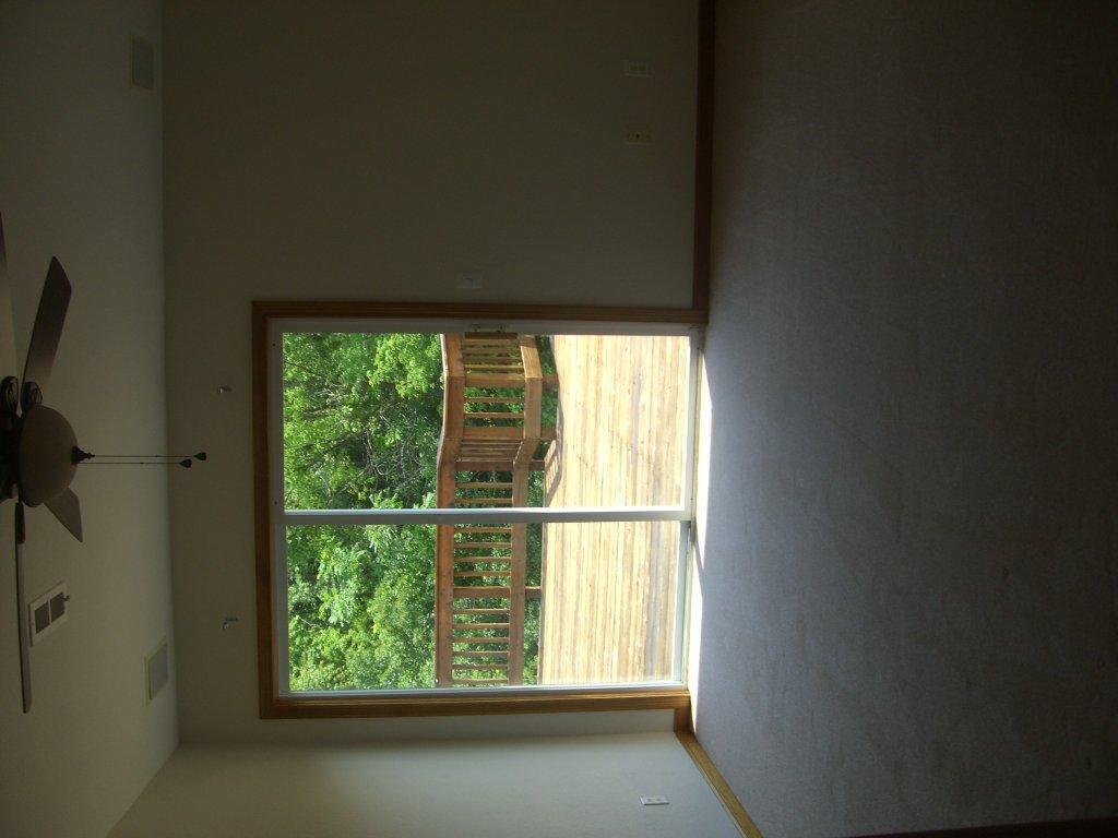 Building Photo - 722 Hilltop Ln