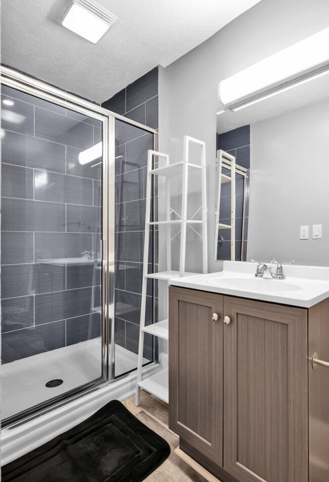 Building Photo - 1911 S 14th St