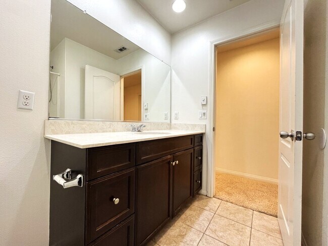 Building Photo - 14601 Serenade Dr