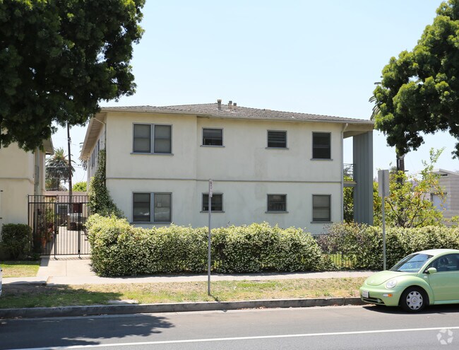 Building Photo - 3800 Marcasel Ave
