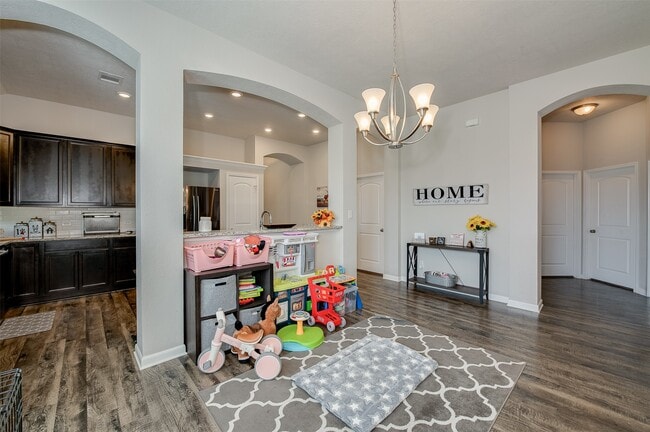 Building Photo - 2125 Stubbs Dr
