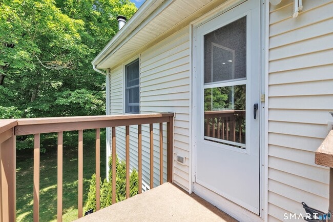Building Photo - 5 Saxony Dr