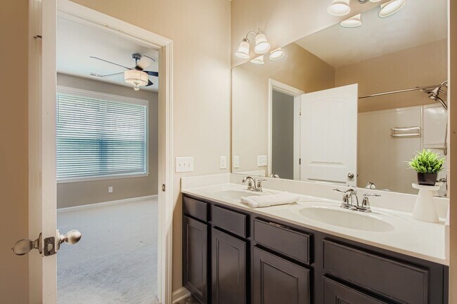 Building Photo - 2520 River Trail Dr
