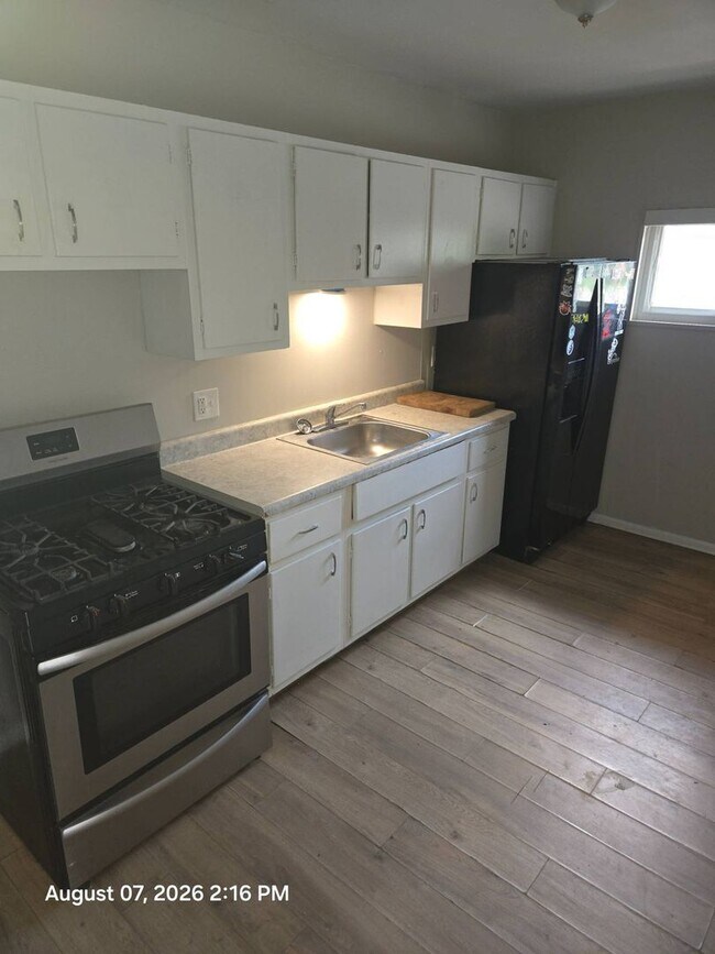 Building Photo - 1455 Struble Ave NE