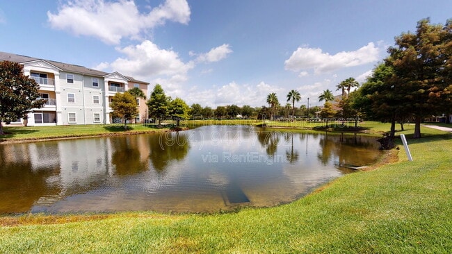 Building Photo - 8201 Green Parrot Rd