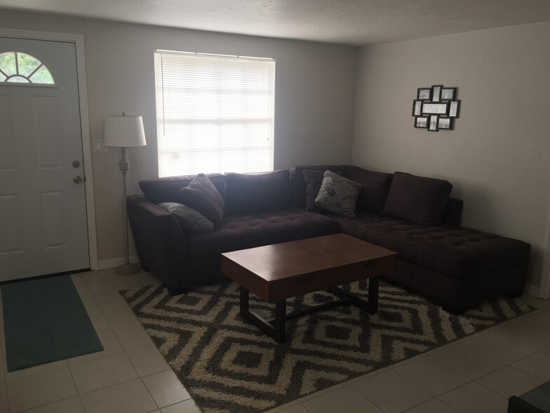 Living room - 1029 hagle park rd