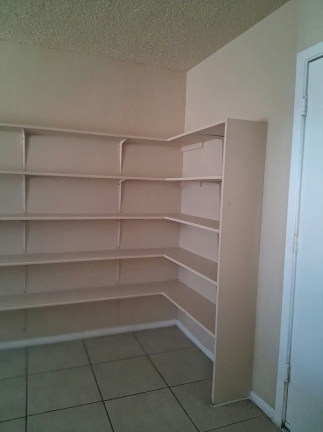 Building Photo - 874 Fillmore Dr