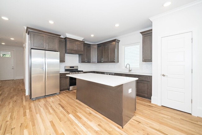 Building Photo - 3805 Burt Dr