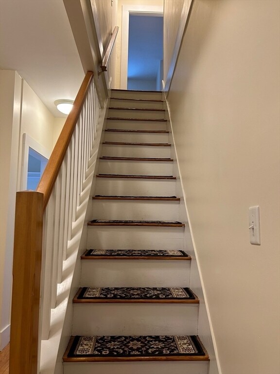 Building Photo - 4 Riggs St