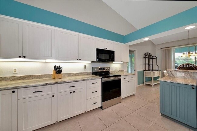 Building Photo - 2008 Proude St