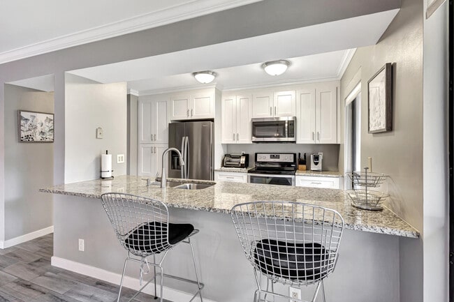 Building Photo - 618 Brackenwood Cove