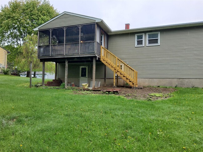 Building Photo - 7 Forestdale Ave