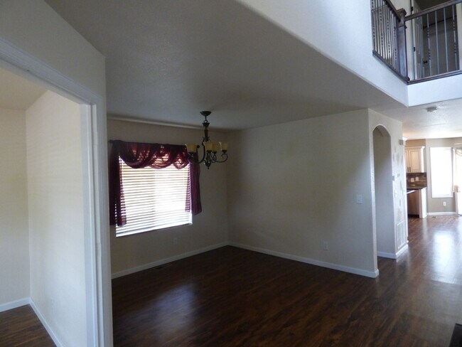 Building Photo - Stunning 4 bedroom/ 2.5 bath home with 2 car Attached Garage in Fort Collins, Colorado
