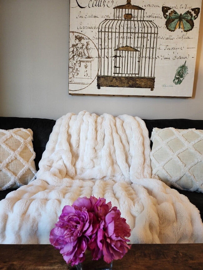 Building Photo - 11800 Front Beach Rd