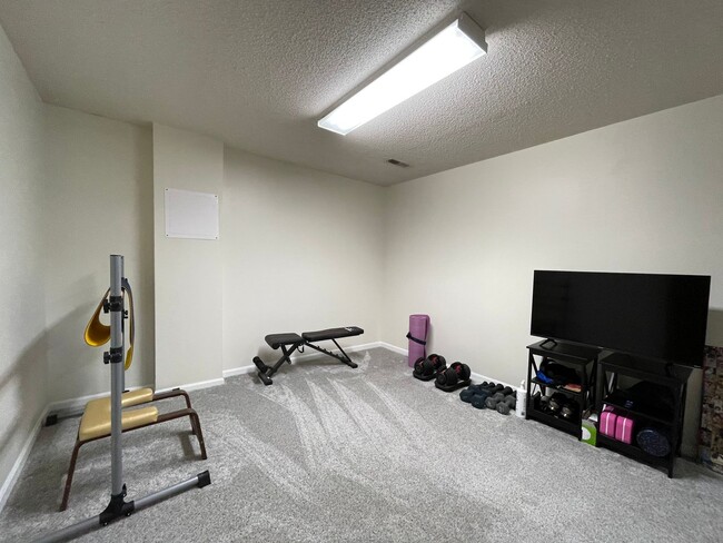 Building Photo - PERFECT LOCATION!