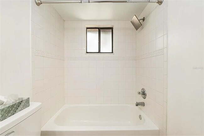 Building Photo - 4724 SW 67th Terrace