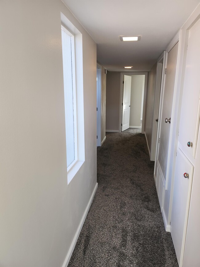 Building Photo - 3825 Polaris Dr