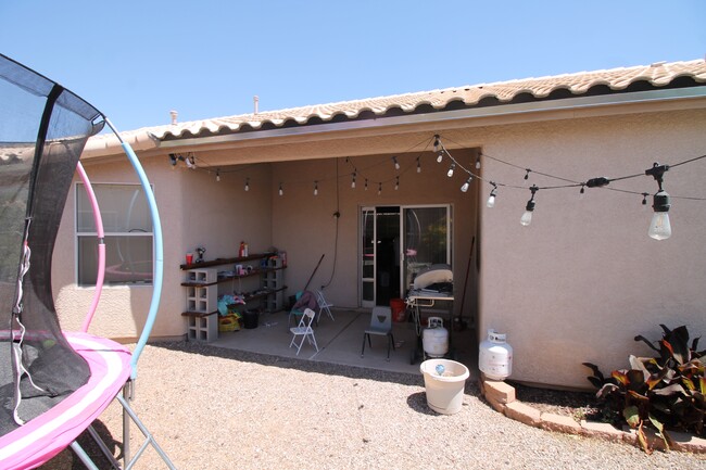 Building Photo - 7138 W Rivulet Dr