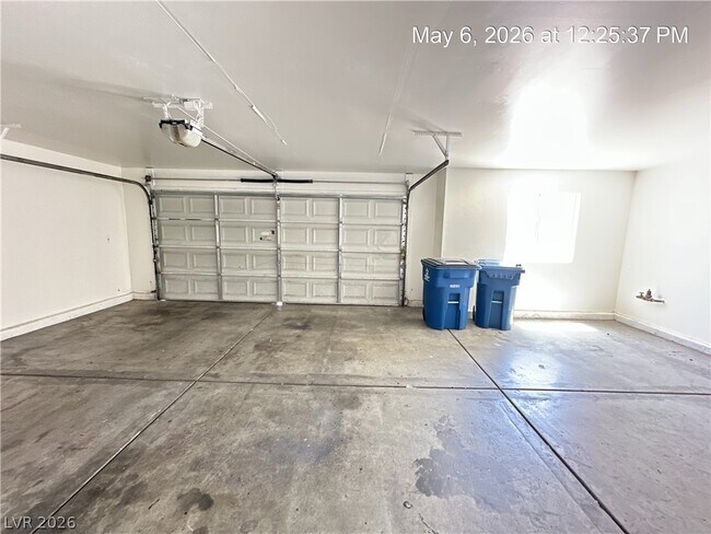 Building Photo - 916 Melic Way