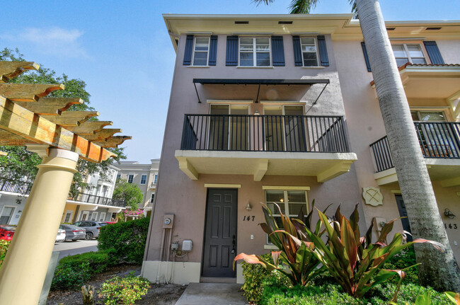 Building Photo - 147 Greenwich Cir