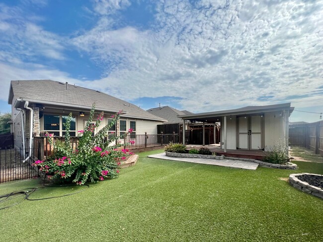 Building Photo - Gorgeous and spacious 4 bed 3.5 bath in Ka...