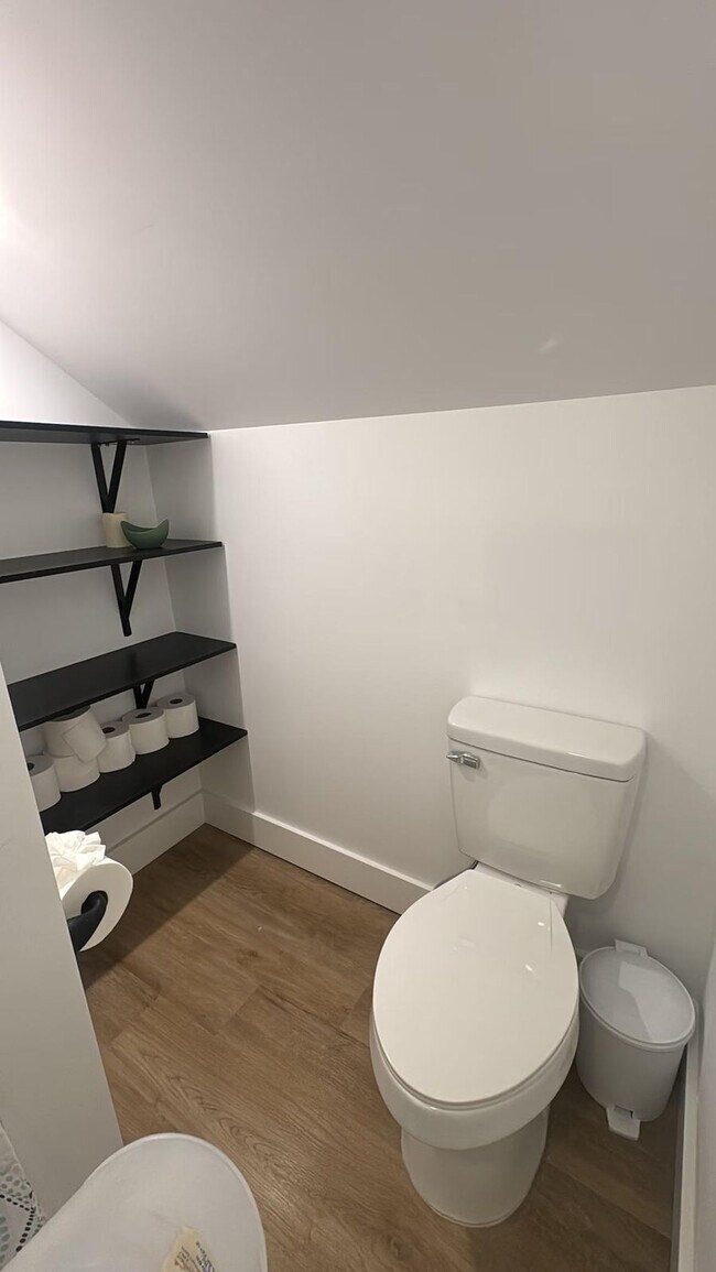 Building Photo - 203 Brockman Ave