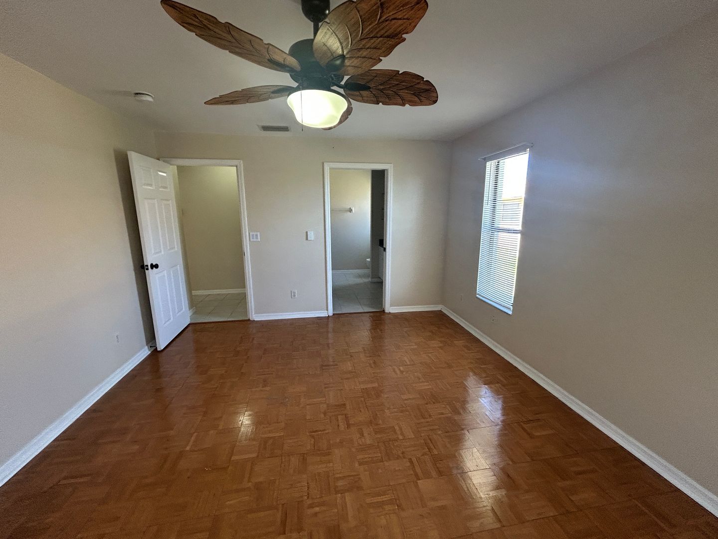 Building Photo - Freshly painted interior 2/2  spacious home on fresh water canal