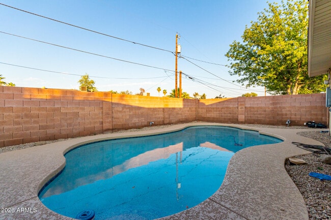 Building Photo - 2109 S Stanley Pl