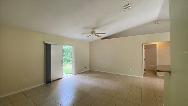 Building Photo - 523 Silver Way Dr