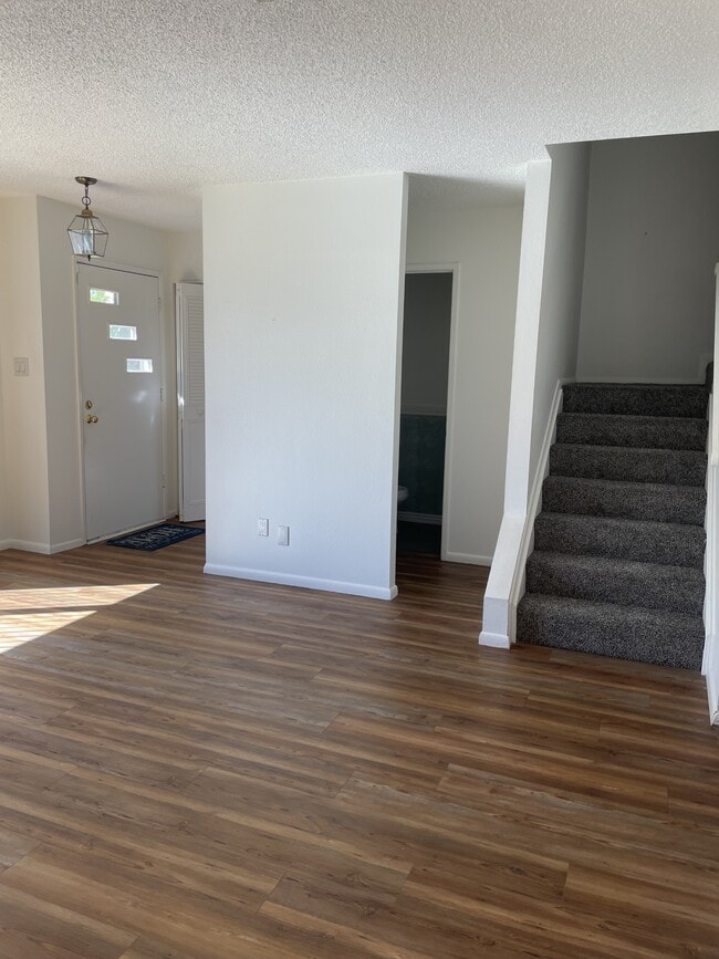 Building Photo - 3915 S Boston St