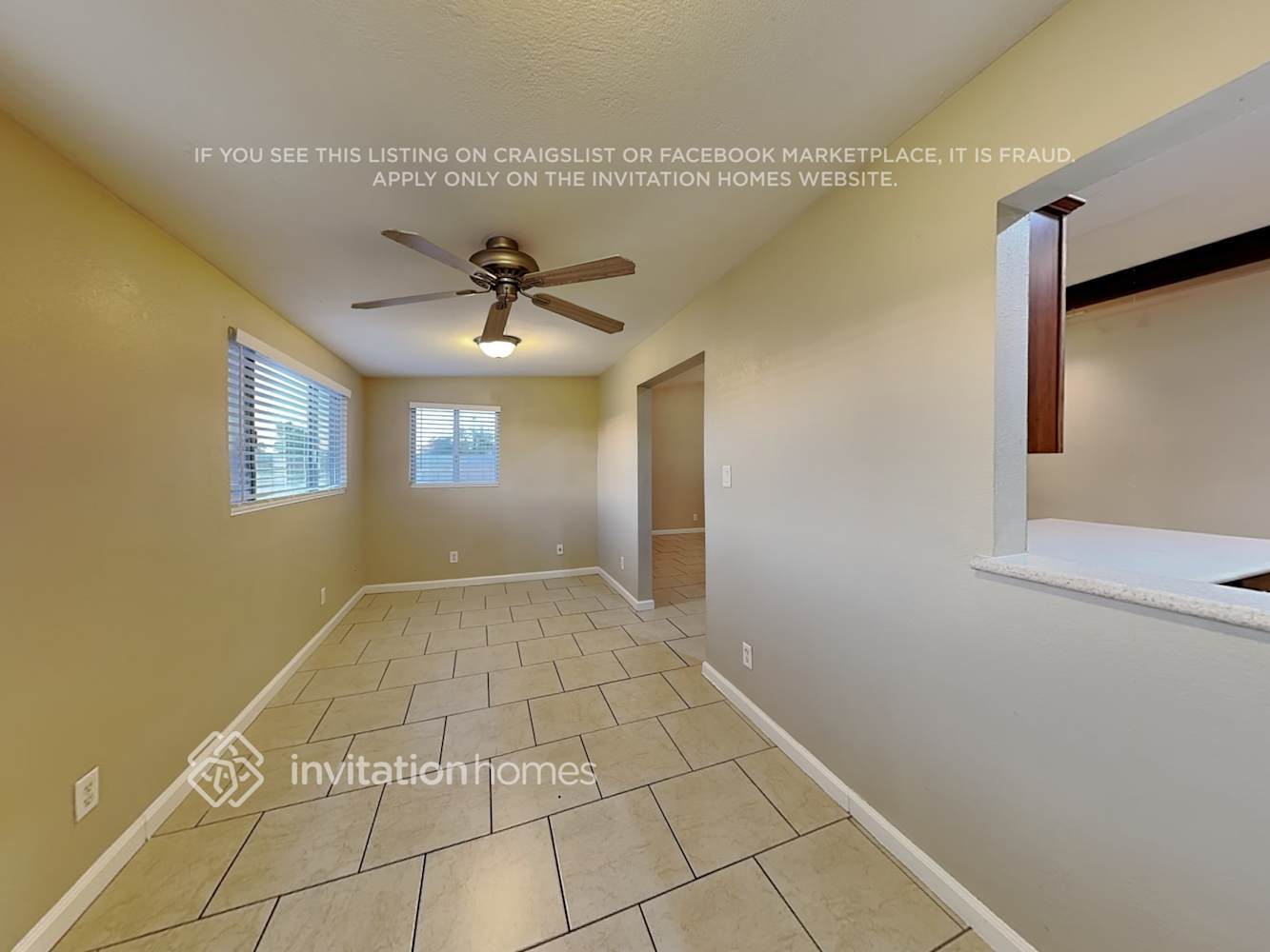Building Photo - 2412 S Cottonwood Dr
