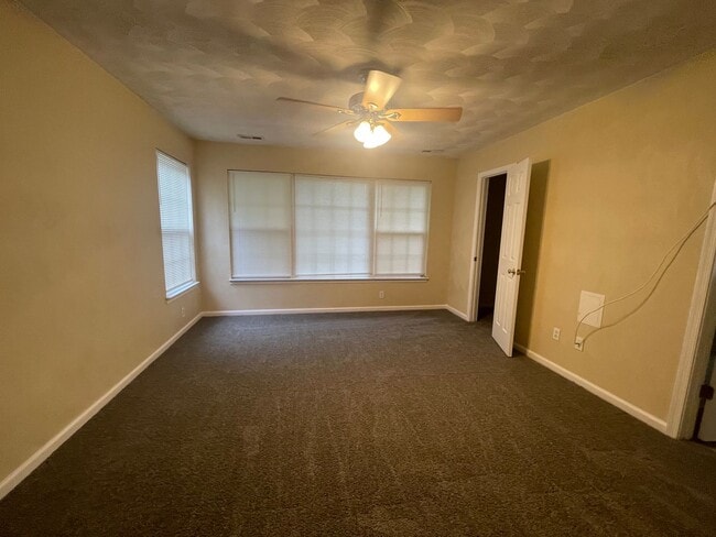Building Photo - GORGEOUS SINGLE FAMILY 3BR/2.5BA PARK PLAC...