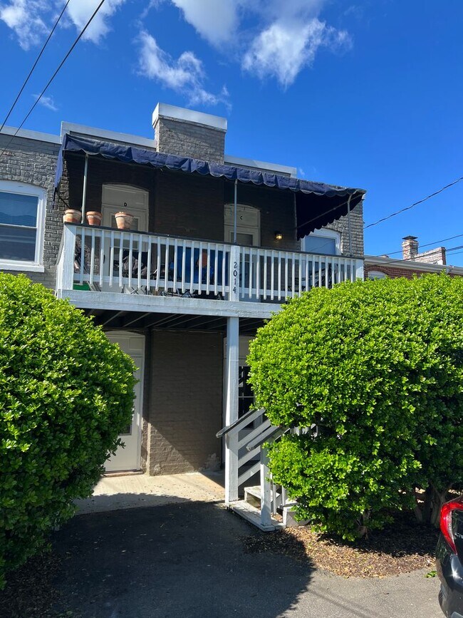 Building Photo - 2014 Idlewood Ave