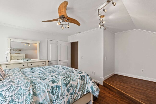 Building Photo - 112 Cherry Grove Dr