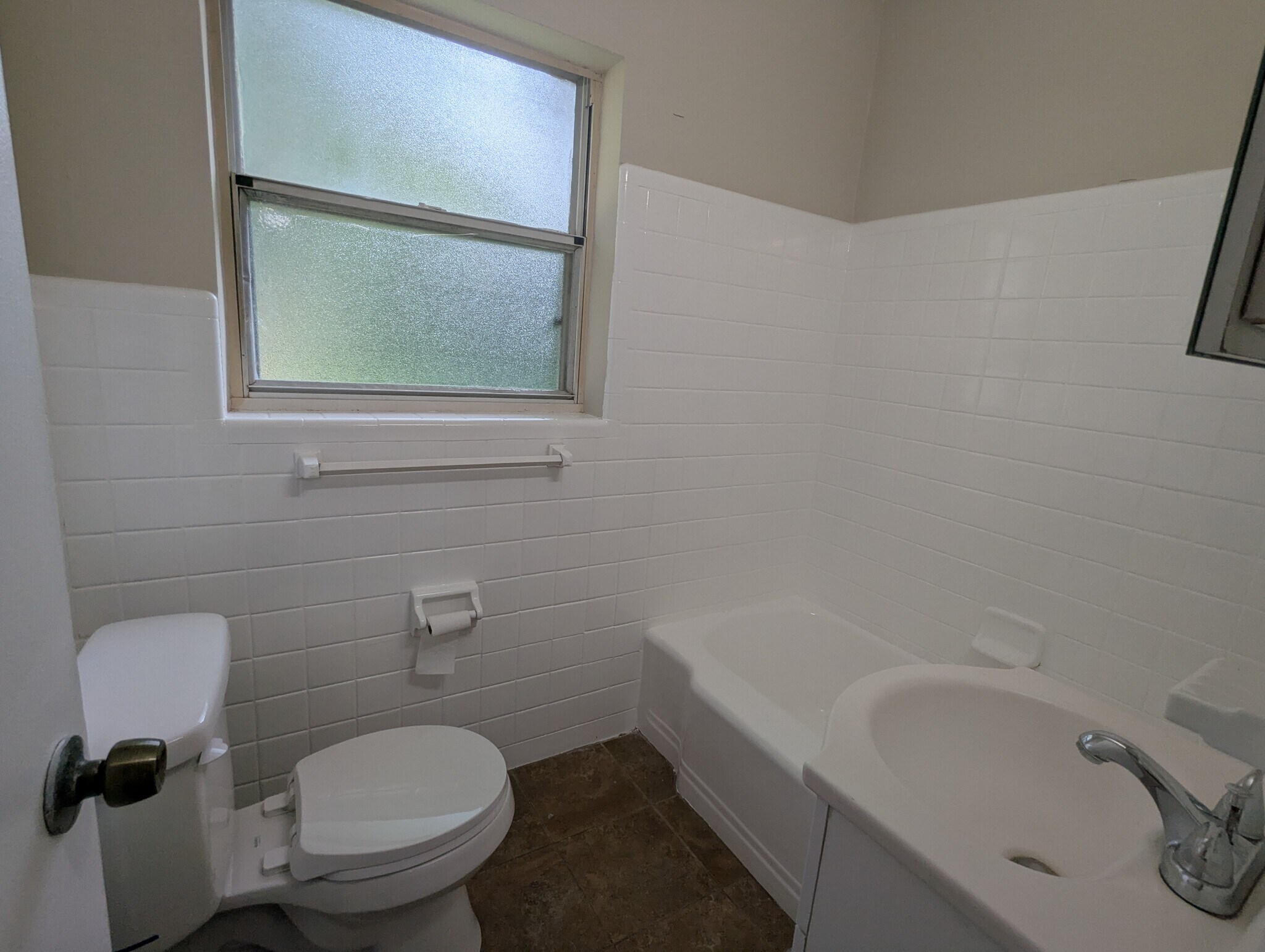 Building Photo - 5045 Kerle St