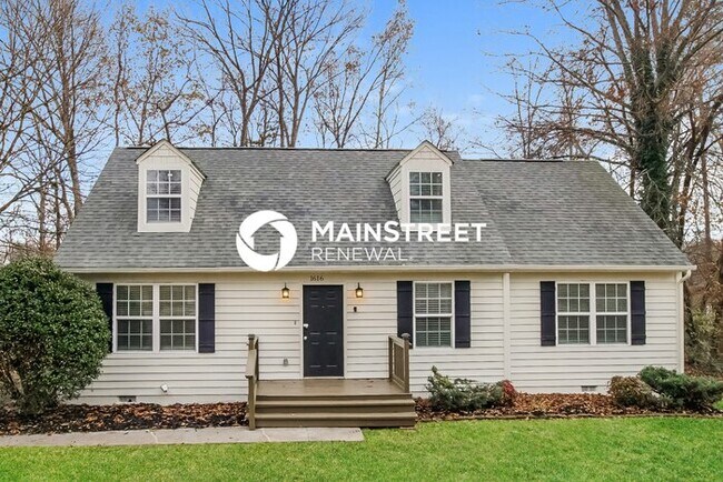 Building Photo - 3 Bedroom Pet-Friendly Home in KNOXVILLE, TN with Main Street Renewal