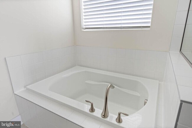 Building Photo - 36081 Windsor Park Dr