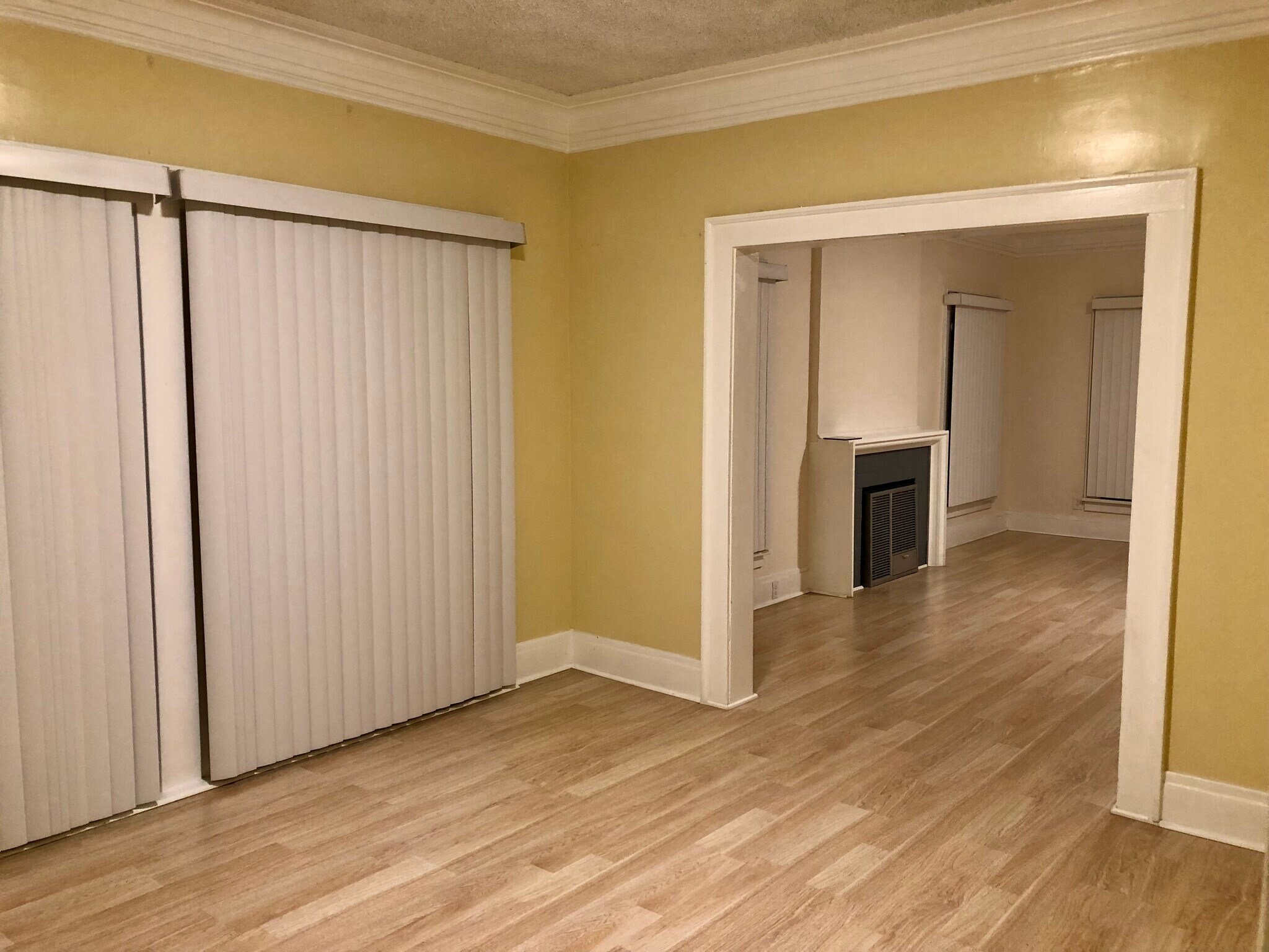 Building Photo - 420 S Berendo St