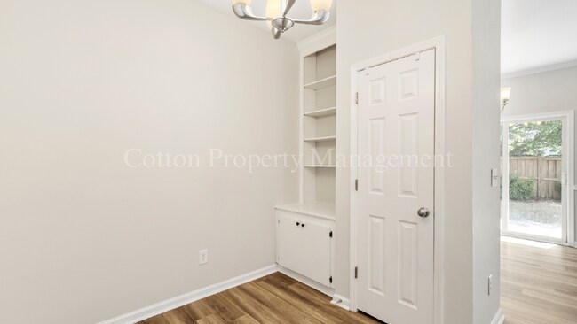 Building Photo - 1010 Winterberry Cir