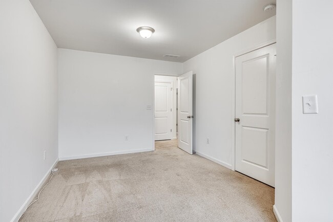 Building Photo - 5070 Longview Walk