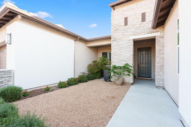 Building Photo - 822 Overstone Ave