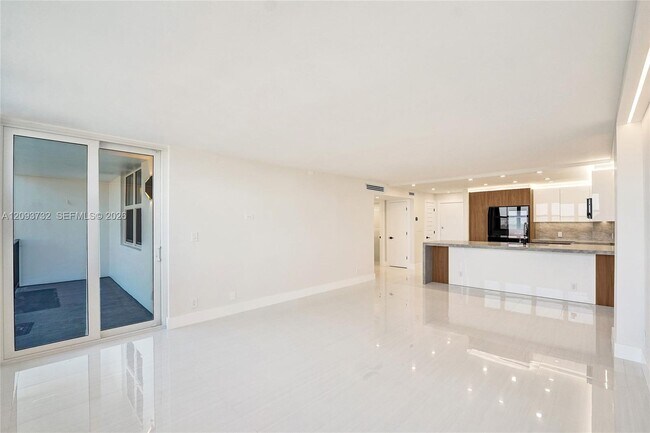 Building Photo - 1400 S Ocean Dr