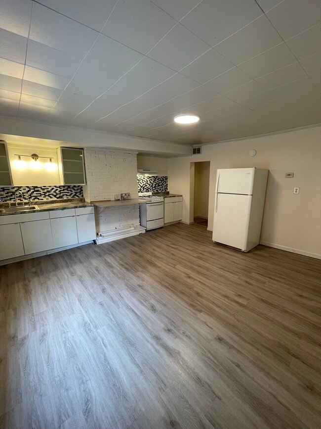 Building Photo - 2516 Josephine St