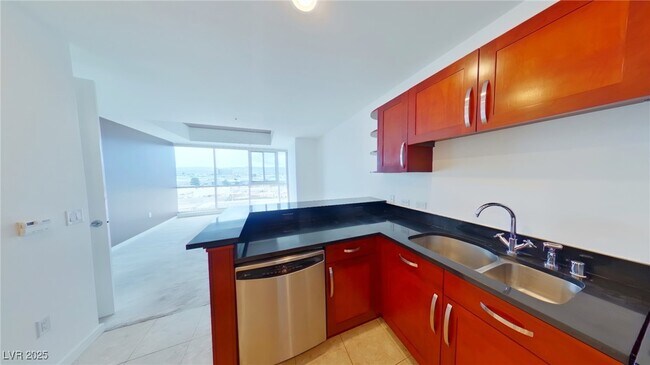 Building Photo - 4575 Dean Martin Dr